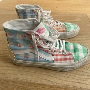 Big Kids VANS Hi Tops sneakers size 4.5 cherry bees checkered